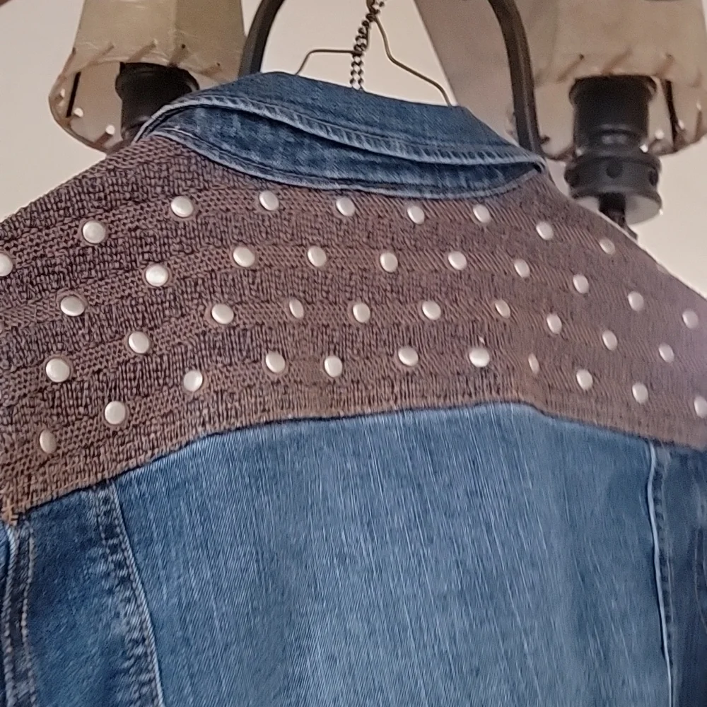 Jean jacket - Picture 5 of 6